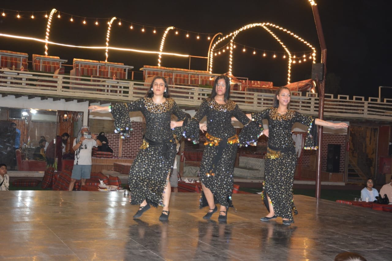 Evening Desert Safari Dubai Live Dance Girls